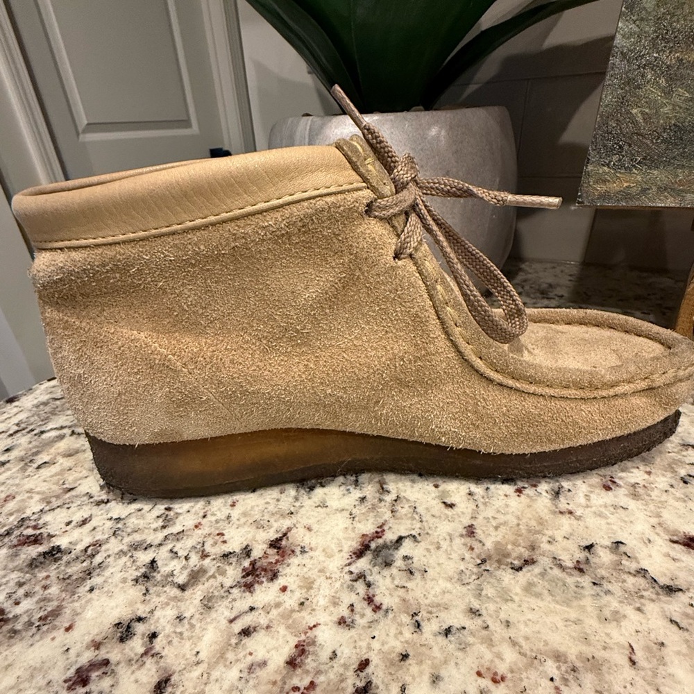 Clarks Originals Wallabee Chukka Boots Beige Suede Size 7.5. - Picture 7 of 8